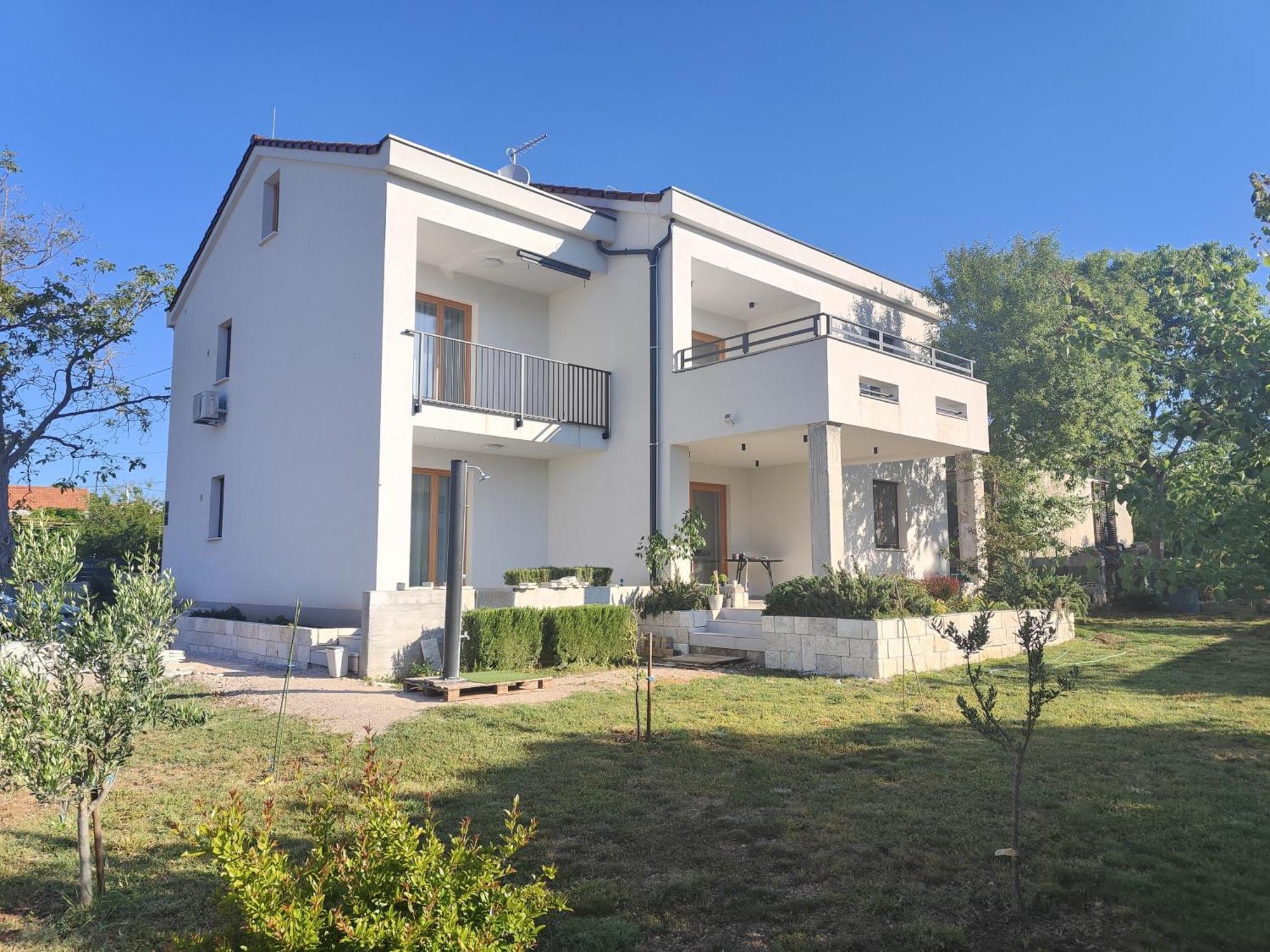 Apartments Grape Pirovac Bagian luar foto